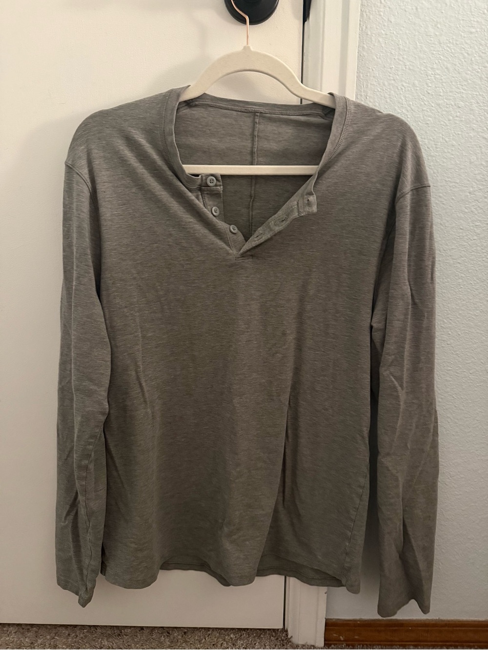 Lululemon Men's Long-Sleeve Henley Shirt in Gray, Size M/L
